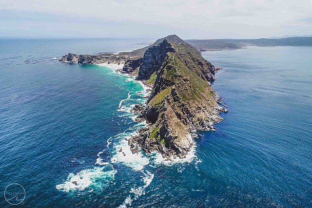 Bartolomeu Dias discovers the Cape of Good Hope