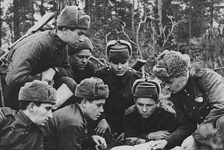 22 октября - войска Карельского фронта вышли на государственную границу с Норвегией.