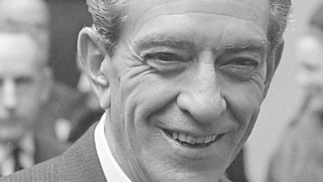 Adolfo Lopez Mateos inicia su gobierno.