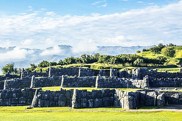 Creacion de la Fortaleza de Sacsayhuaman