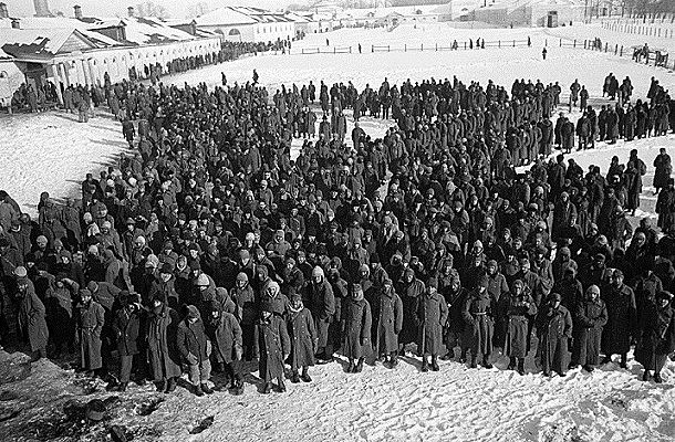 Оточення і знищення радянських військ в «котлі» під Уманню.