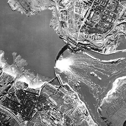 Підрив радянськими військами греблі Дніпрогесу