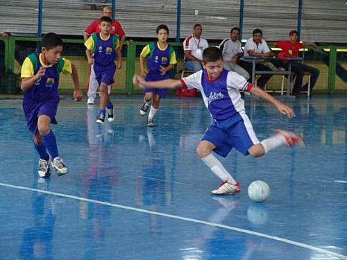 Ganar el campeonato de Microfútbol (Inter – cursos) En el Colegio