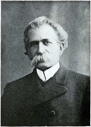 Dirige el sistema escolar Alfredo Vázquez Acevedo