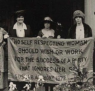 Sufragismo y Feminismo, lucha por los Derechos de la Mujer.( primera Ola)