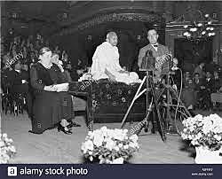 Consonancia,  Mahatma Gandhi / Europeos