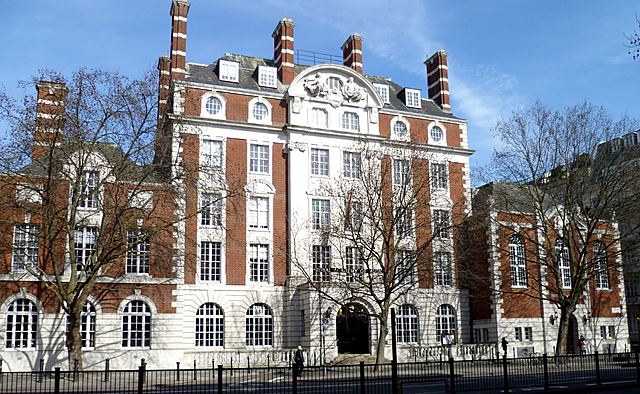 Loodi esimene kuninglik muusikaakadeemia Londonis