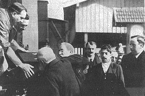 TRASLADO DE LOS RESTOS DE BÉCQUER A SEVILLA