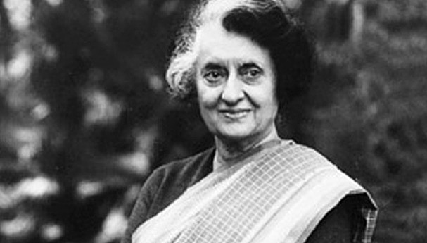 Indira Gandhi, política