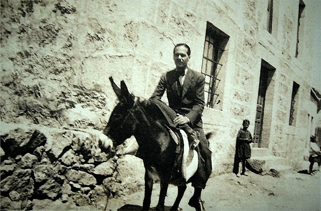 ALEJAMIENTO SURREALISMO Y PUBLICACIÓN DE "DÓNDE HABITE EL OLVIDO"