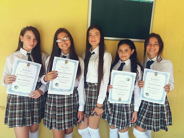 me gradue de noveno con mis amigas