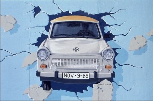 Birgit Kinder, "Test the Best", Mur de Berlin, East Side Gallery, 1991