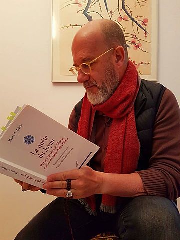 Leo el libro de Halil Bárcena "Perlas sufíes: saber y sabor de Mevlana Rumi