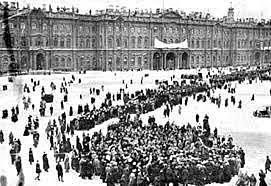 La revolució s'inicia amb l'assalt al Palau d'Hivern