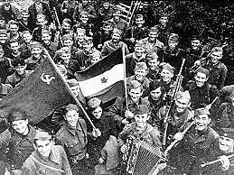 Yugoslavos y soviéticos liberan Belgrado.