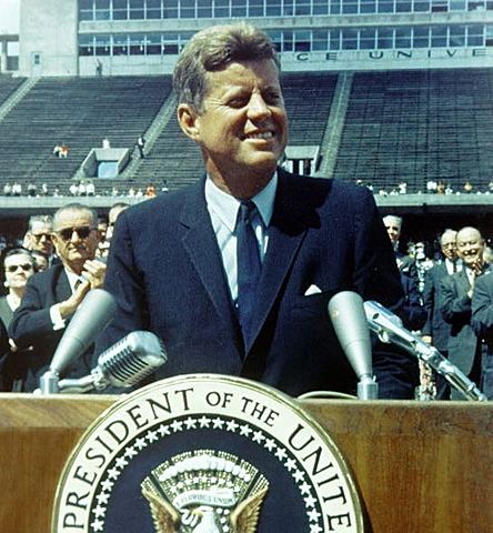 El discurso de Kennedy sobre el proyecto Apollo (Carrera espacial).