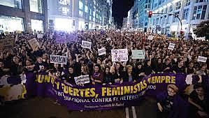 Movilización histórica por la igualdad de las mujeres