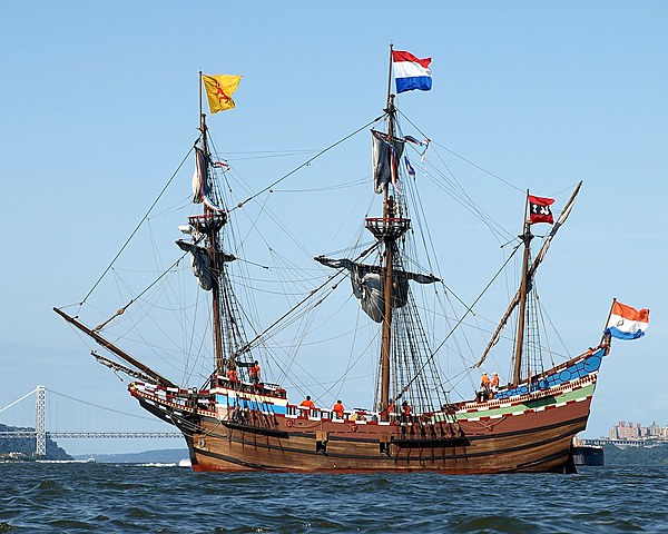 Half Moon sails to the Hudson River