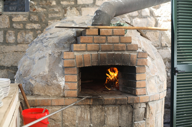 How they cooked food in Colonial times.