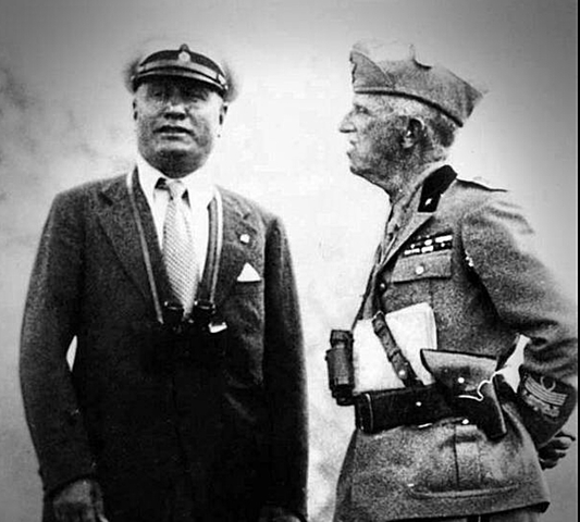 Victor Manuel III  le entrega el gobierno a Mussolini