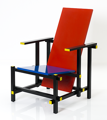 La silla roja y azul