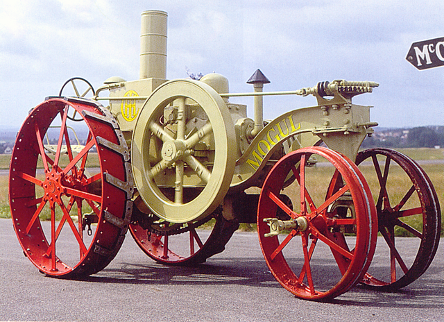 Tractor MCCORMICK DEERING