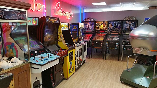 Arcade and pinball machines