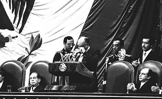 El primero de septiembre de 1982 López Portillo decretó la nacionalización de la banca.