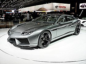 Lamborghini Estouqe: V12,V10,V8, Hybrid eller Dual turbo Diesel (planer).
