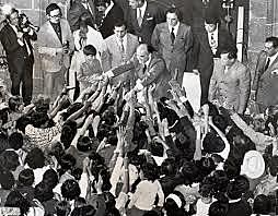 López Portillo realiza una reforma politíca