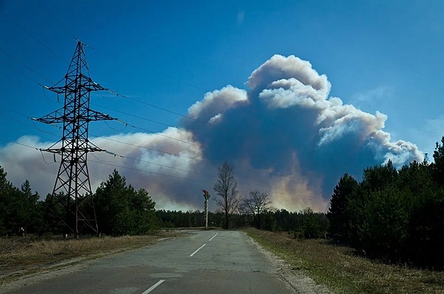 В Чорнобильській зоні продовжує горіти