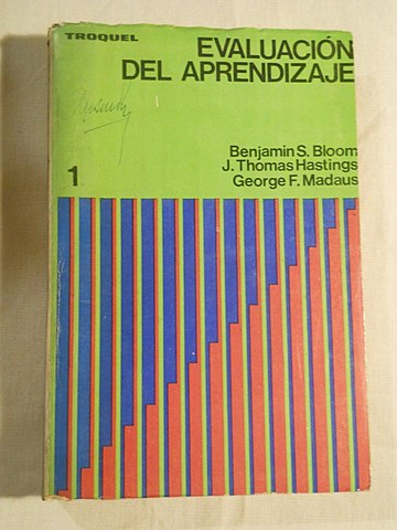 Bloom, Hastings y Madaus