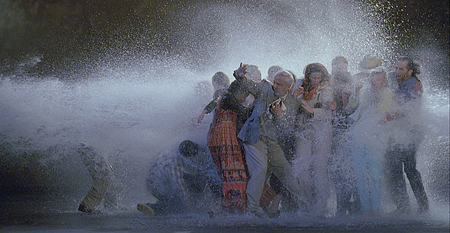 Bill Viola, Sal, Mayıs 2004, Video/ses yerleştirmesi.