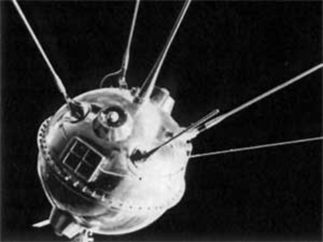 Luna 1 (USSR)