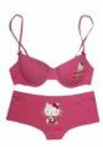 Mary Phelps Jacob invents the bra.