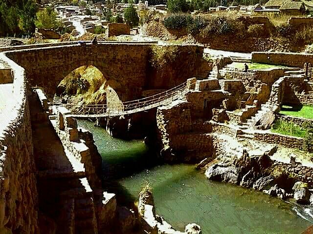 CUSCO. CONSTRUCCION DEL PUENTE CHECACUPE