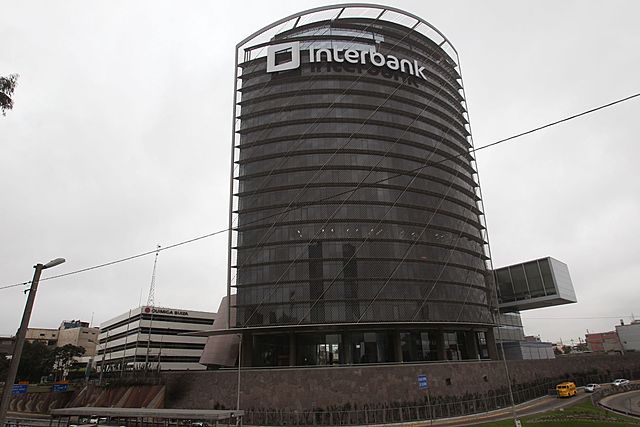 PERU. SE INAGURA LA TORRE INTERBANCK CON 20 PISOS CON DISEÑO DISRUPTIVO.