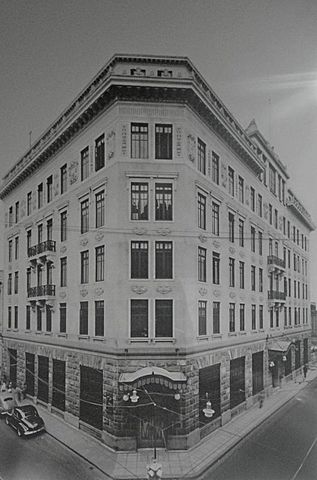 PERU.LIMA. PRIMER EDIFICIO CASA WIESE DE 6 PISOS.