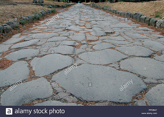 ROMA. INICIA LA PRIMERA CARRETERA TECNICAMENTE.