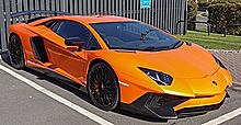 Lamborghini Adventador första tabben: 6.5L V12 med 690/730HP.