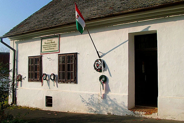 Születése Egyházashetyén