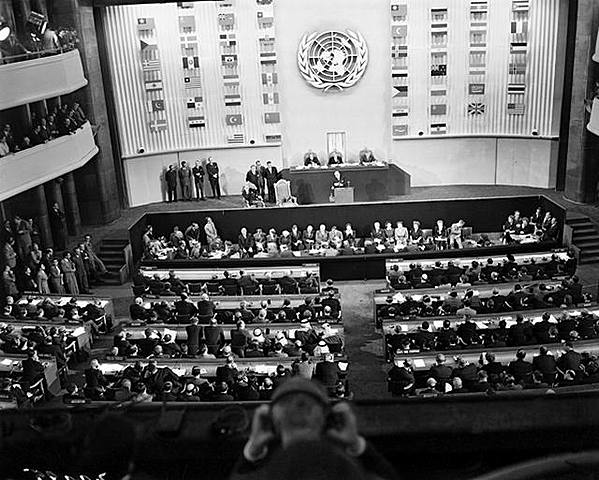 La ONU emet la Declaració Universal dels Drets Humans (DUDH)