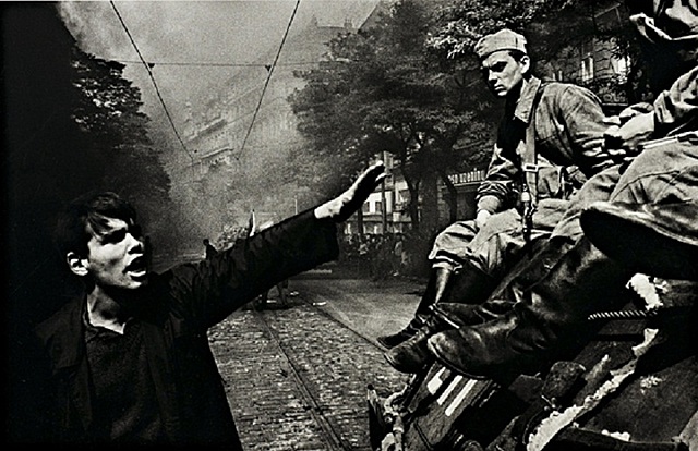 Comença la Primavera de Praga