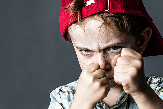 Apjával megromlik a viszonya