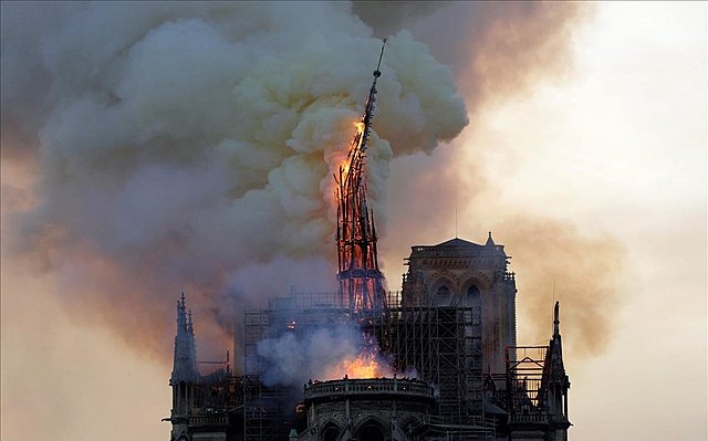 INCENDI A NOTRE DAME DE PARÍS