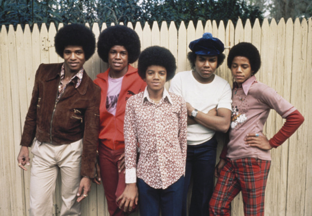 Jackson 5 releases "Lookin through The Glass"