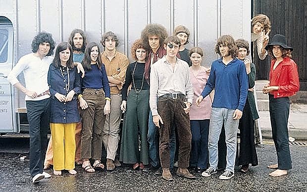 Se une a la banda de Blues "Ibex"