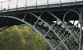 Primeres construccions a gran escala fetes amb acer