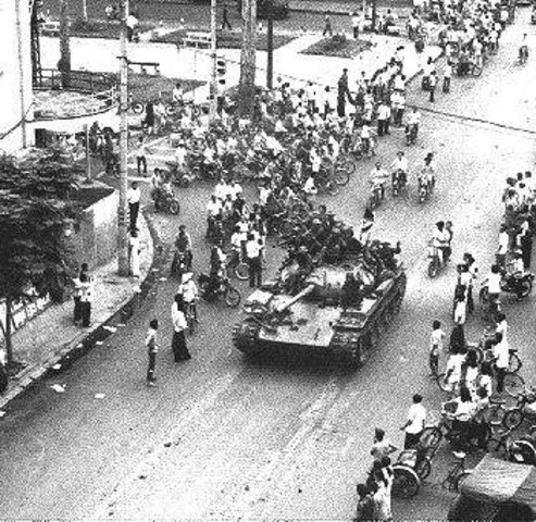 Saigon falls to communism