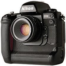 NIKON D1
